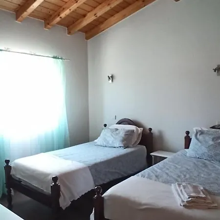 Casa de Férias A 5 Minutos Da Atouguia Da Baleia